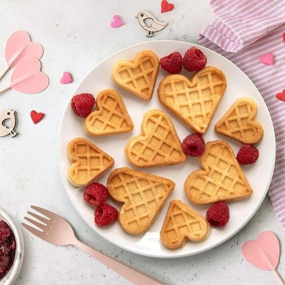 Waffle Wow-Mini 3-D Hearts Waffle Maker-NDB - Picture 9 of 12